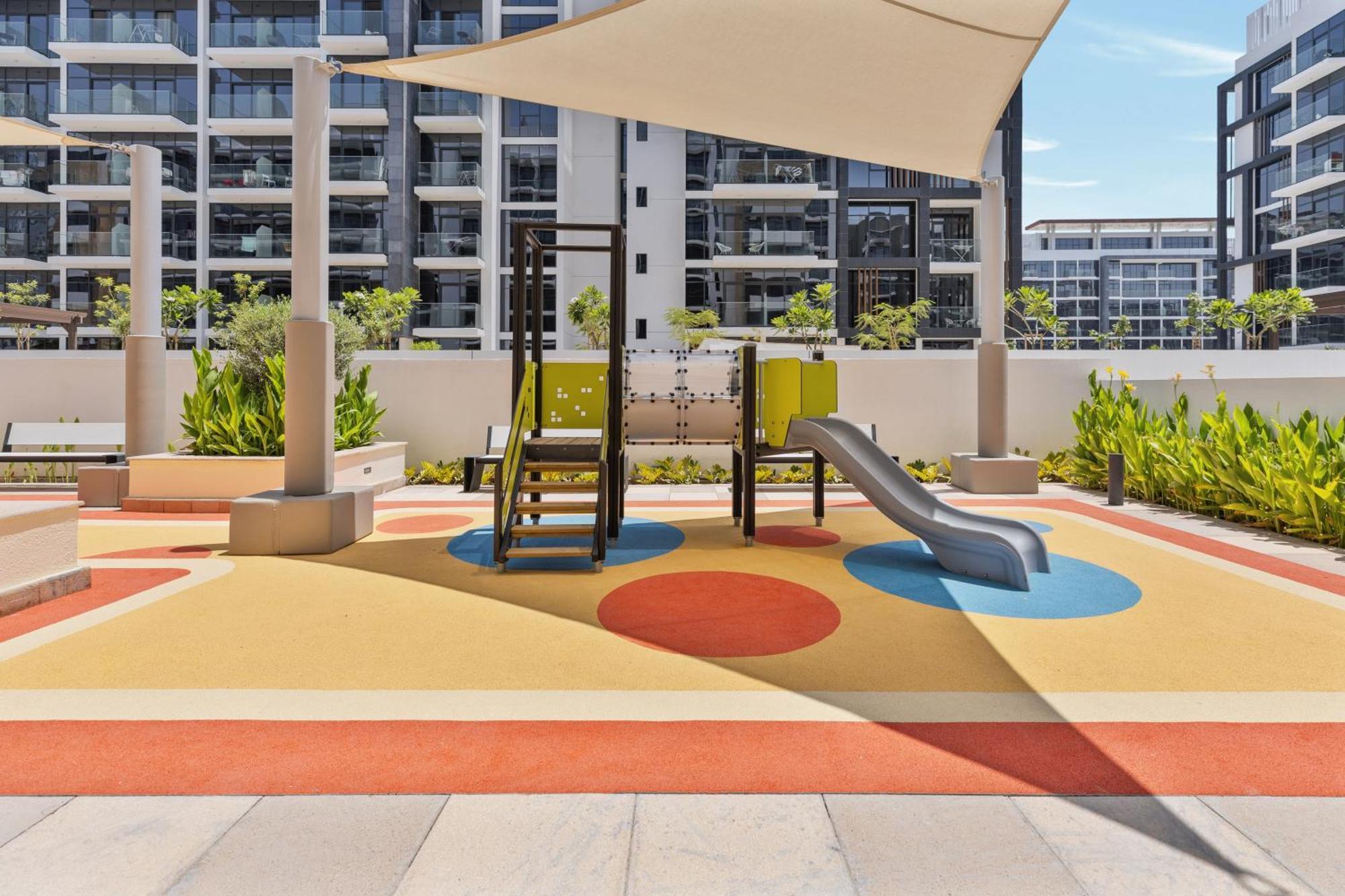 Waves - Azizi Riviera Building 25 Cozy With Balcony Apartment