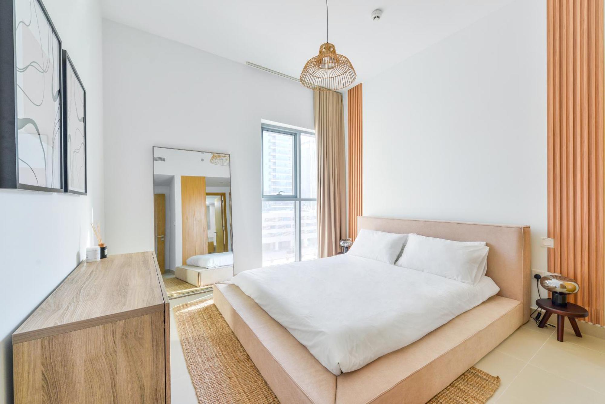 Elegant 1br At Bellevue
