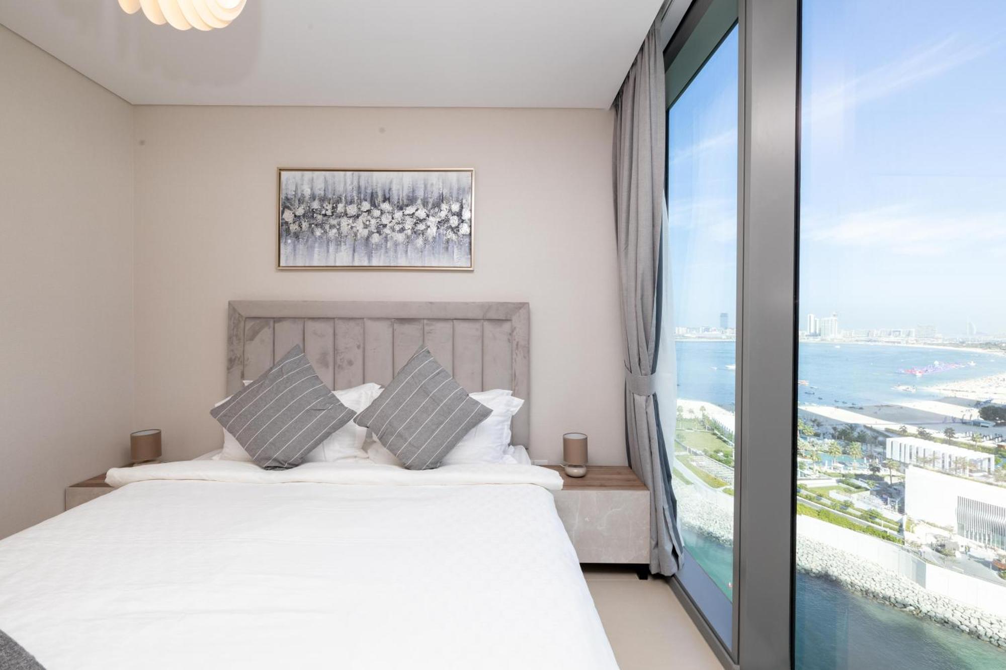 Eden's Homes & - 52-42 Emaar Apartment *