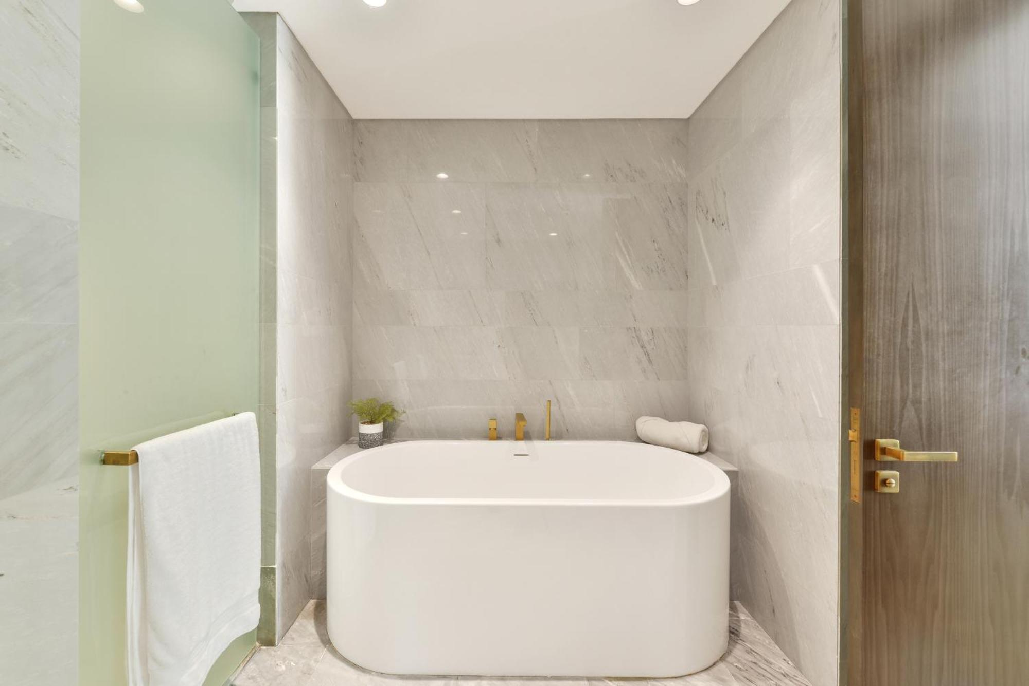 Maison Privee - Glamourous With Sea Views At Five Palm Dubai