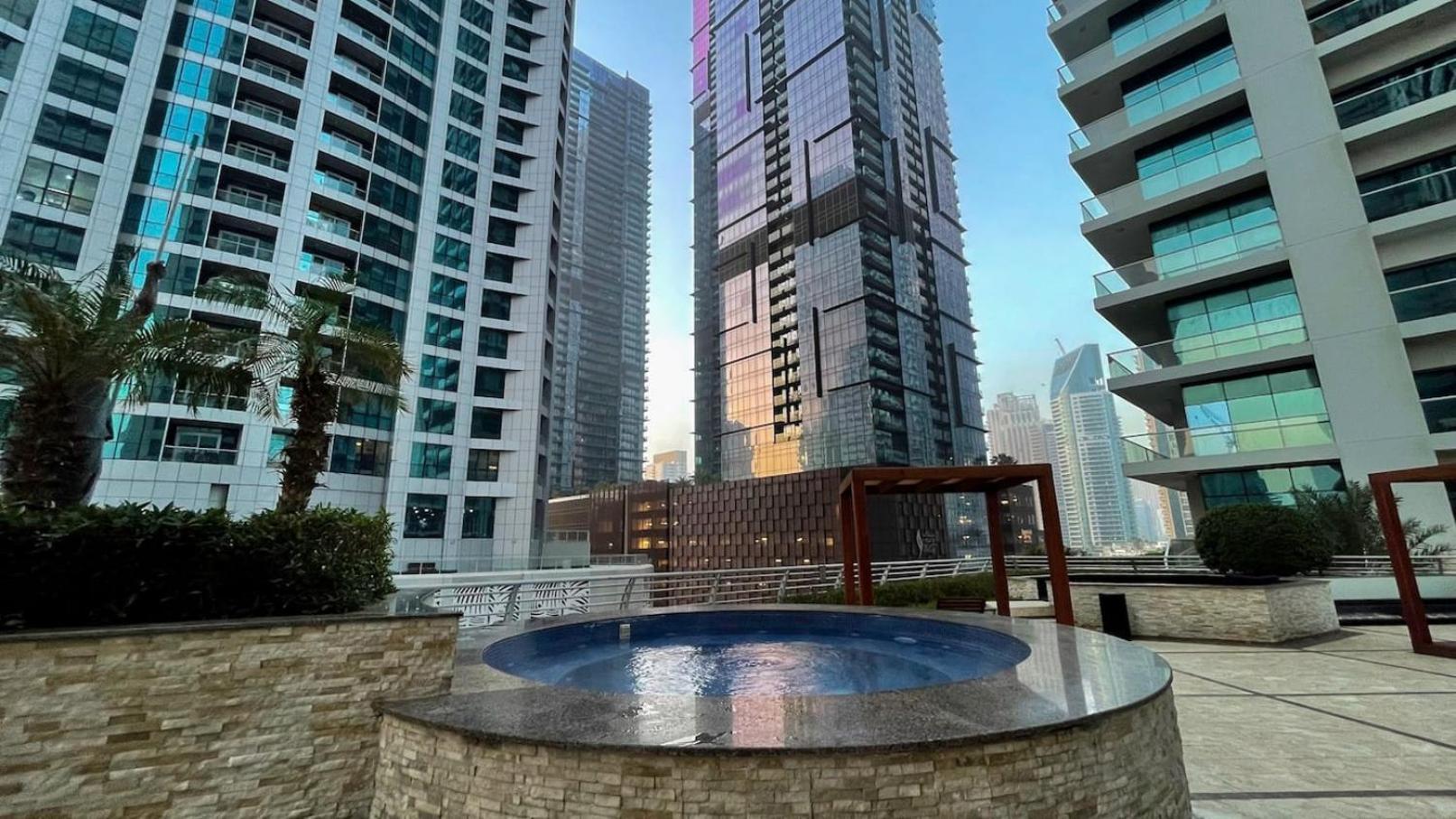 Sea View Premium On 76th Floor Dubai