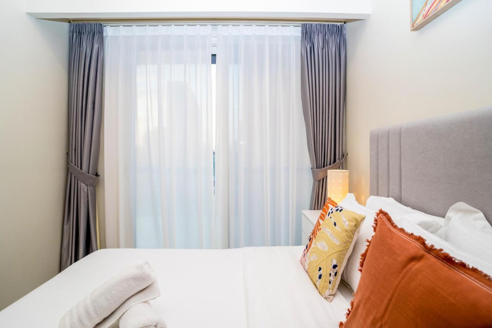 Daire Stunning 2-bedroom Business Bay With Burj Khalifa View & Huge Balcony