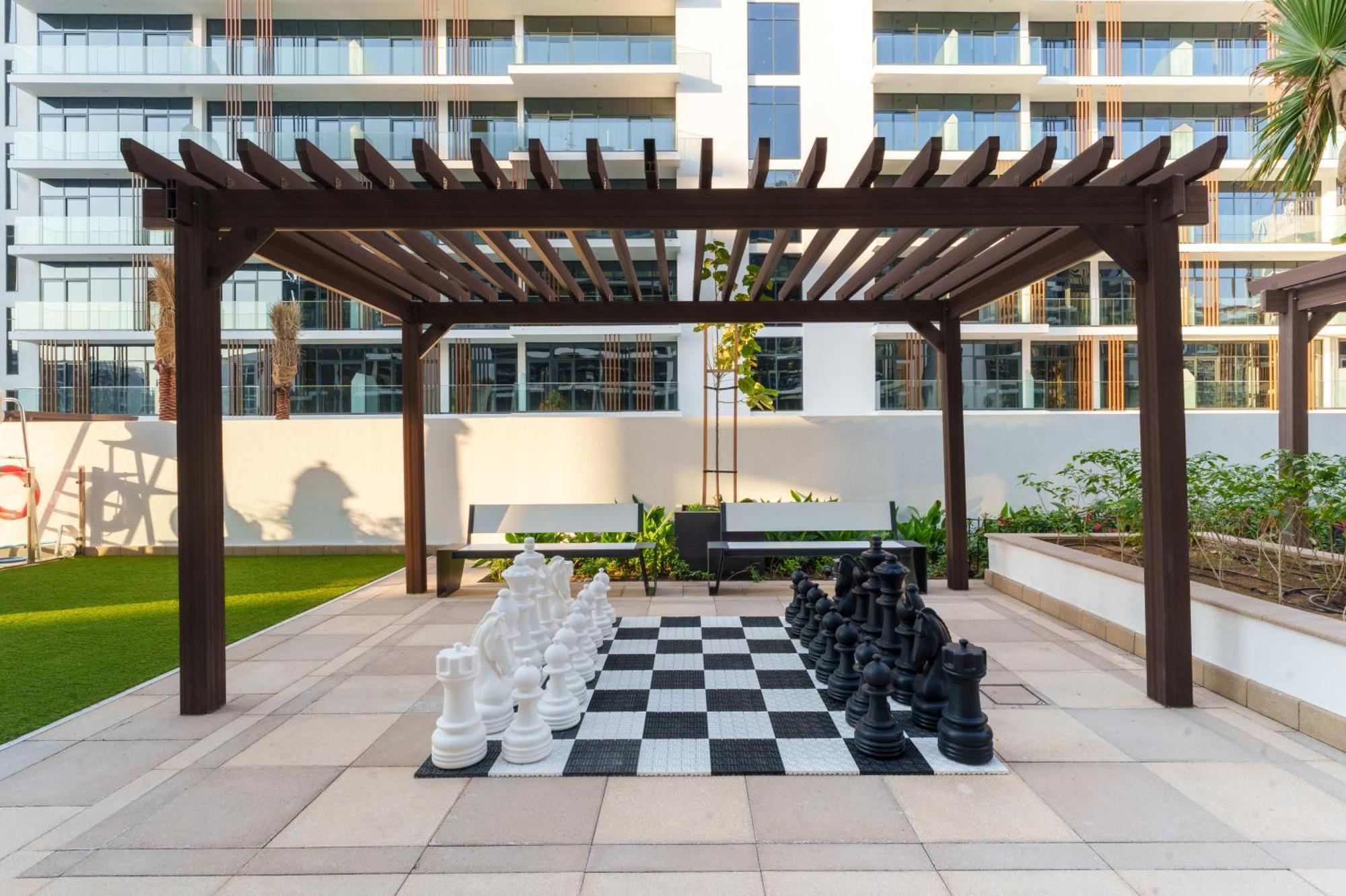 Daire Charming Furnished In Meydan, By Bhavan