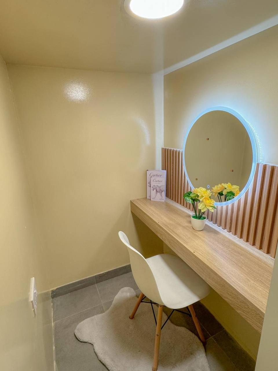 With Private Near Downtown Business Bay Homestay Dubai