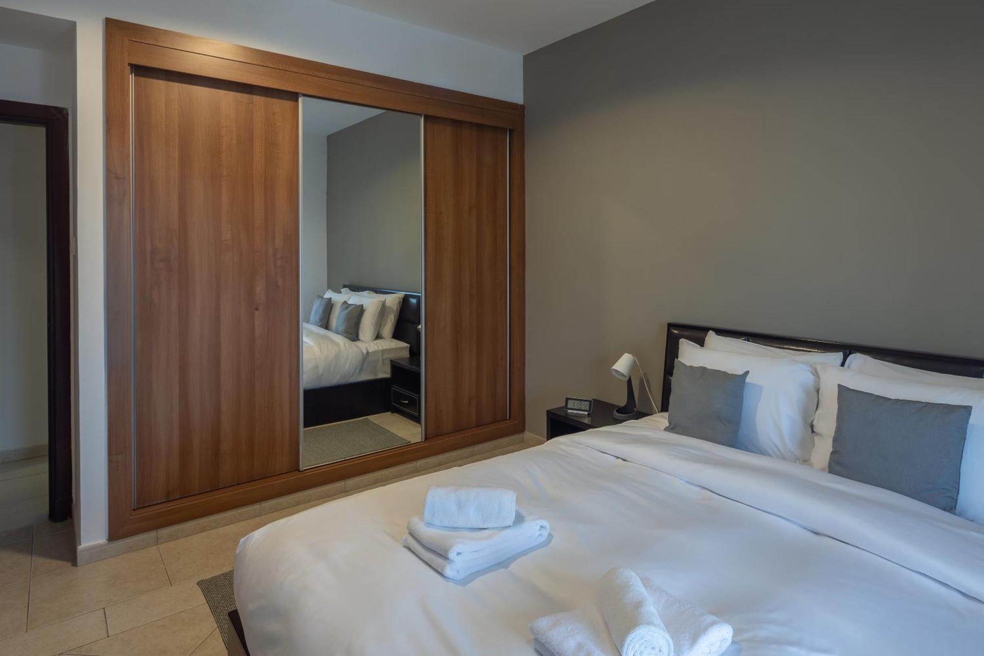 Marina View,central Location,public Transport Access,dwellingz Dubai