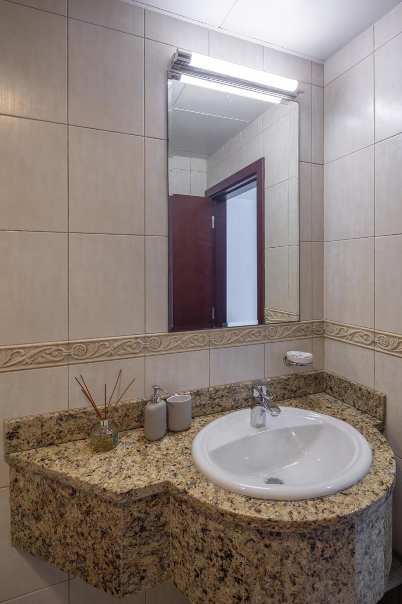 Marina View,central Location,public Transport Access,dwellingz Dubai
