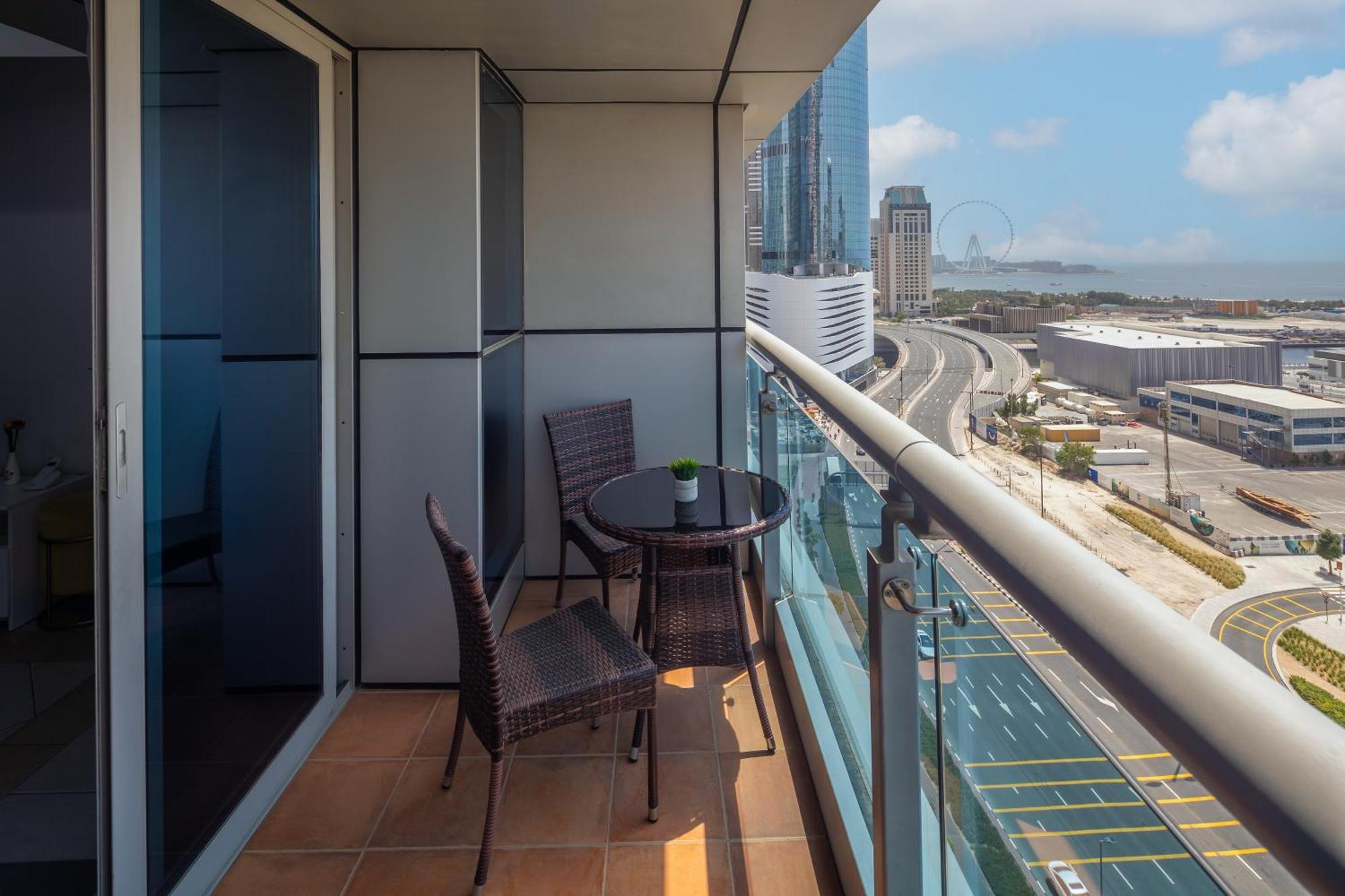 Marina View,central Location,public Transport Access,dwellingz Apartamento Dubai