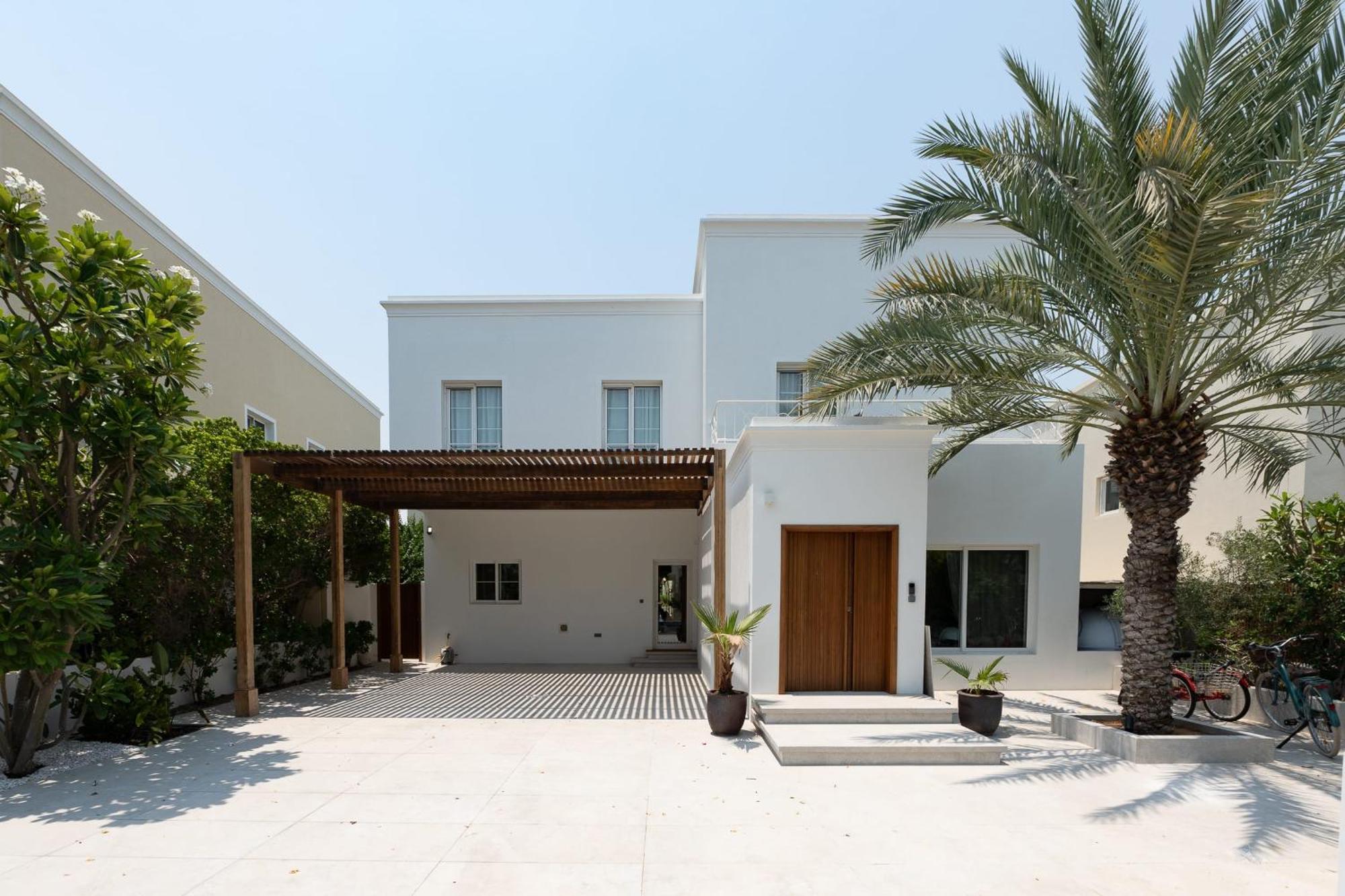 Villa Deema The Lakes Luxury 3 Bd Pool