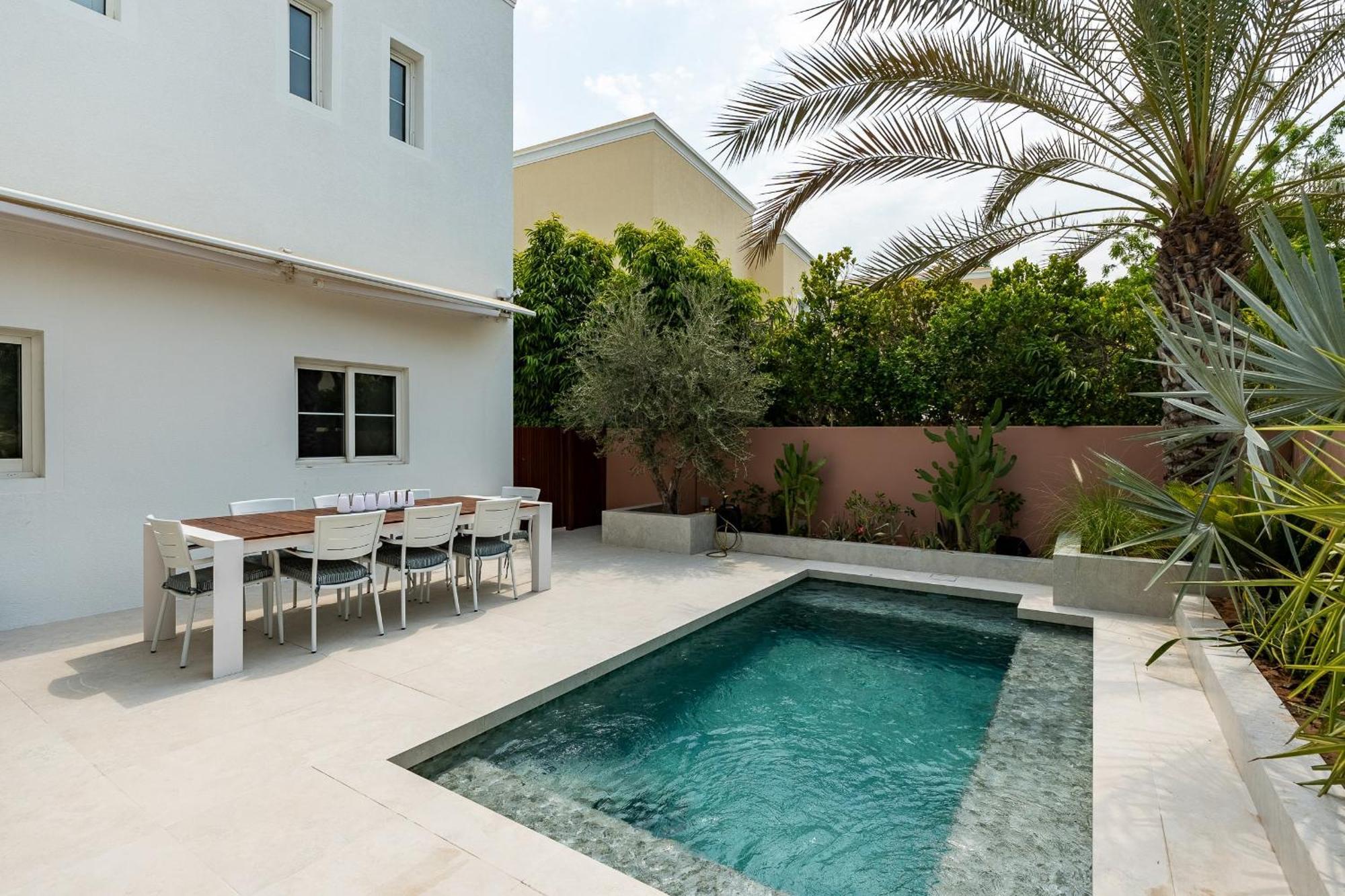 Villa Deema The Lakes Luxury 3 Bd Pool *