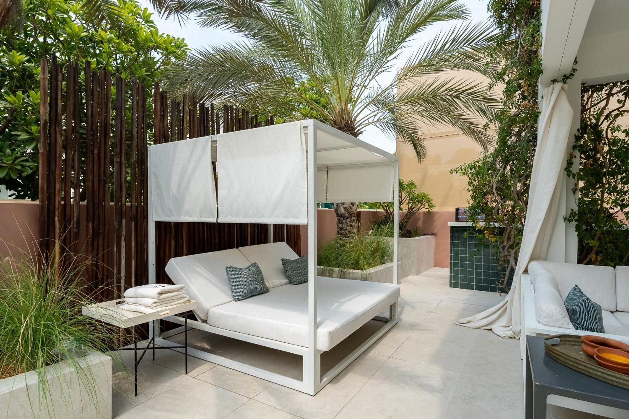 Deema The Lakes Luxury 3 Bd Pool Villa Dubai