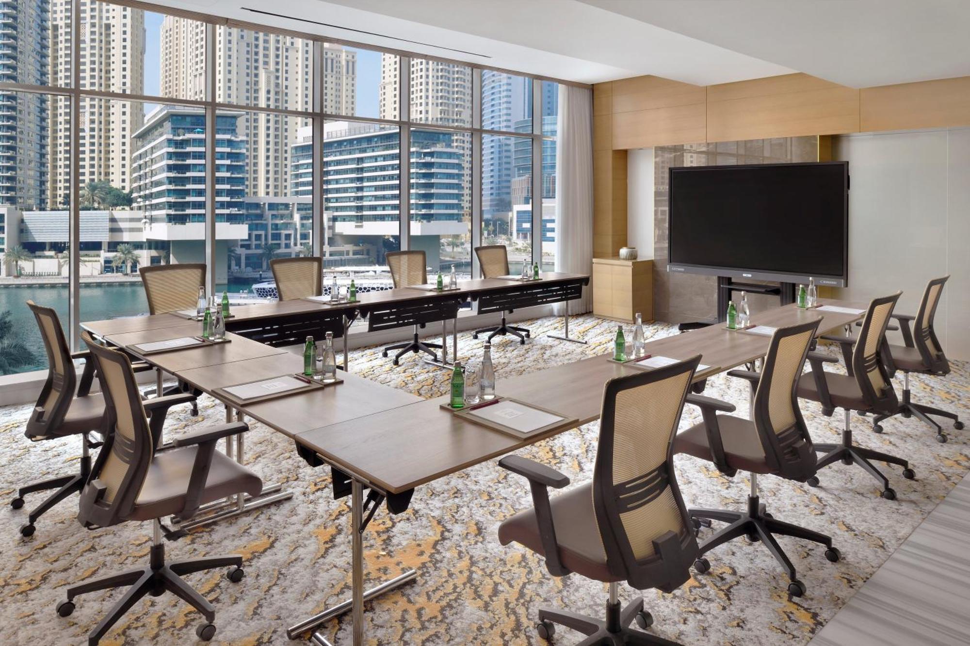 Hotel Crowne Plaza Marina By Ihg