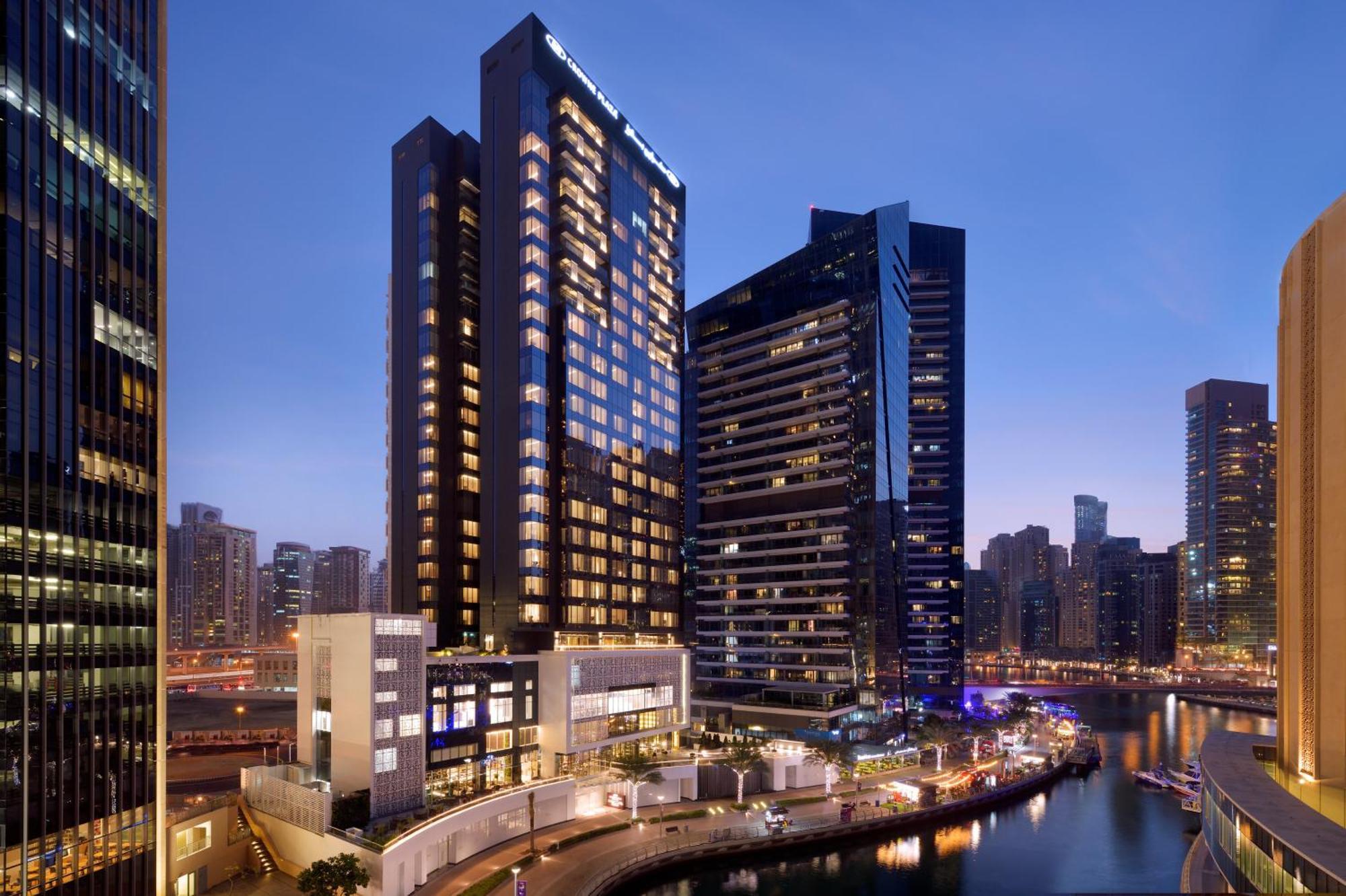 Crowne Plaza Marina By Ihg 5*
