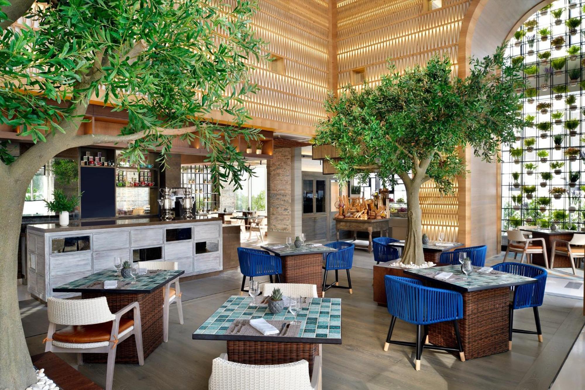 Hotel Crowne Plaza Marina By Ihg 5*