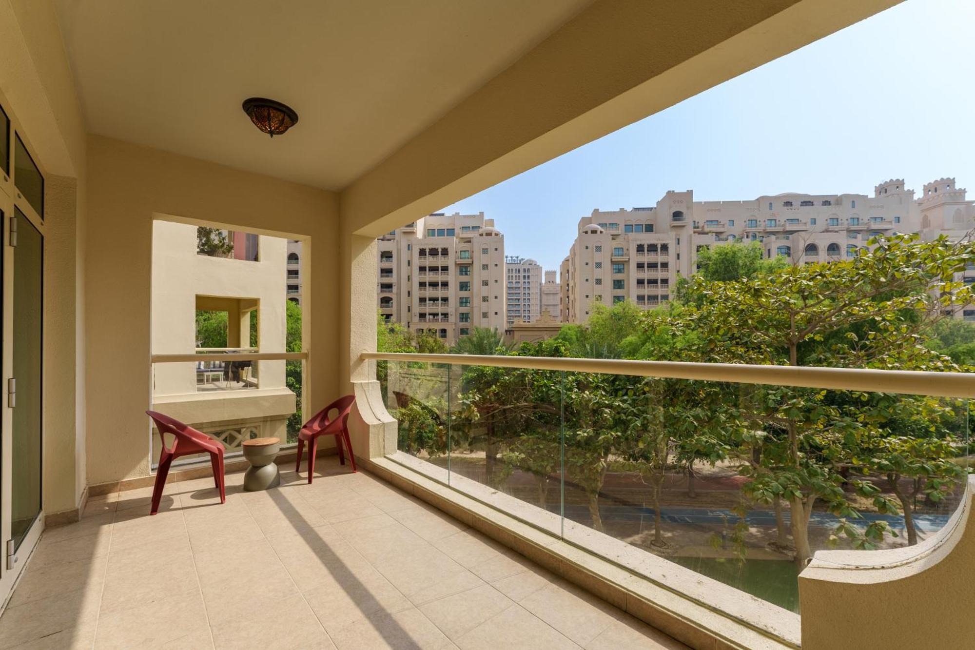 Maison Privee - Elegant Coastal On Palm Jumeirah Apartment Dubai