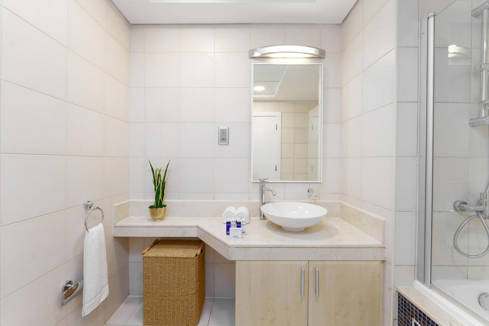 Maison Privee - Elegant Coastal On Palm Jumeirah Dubai