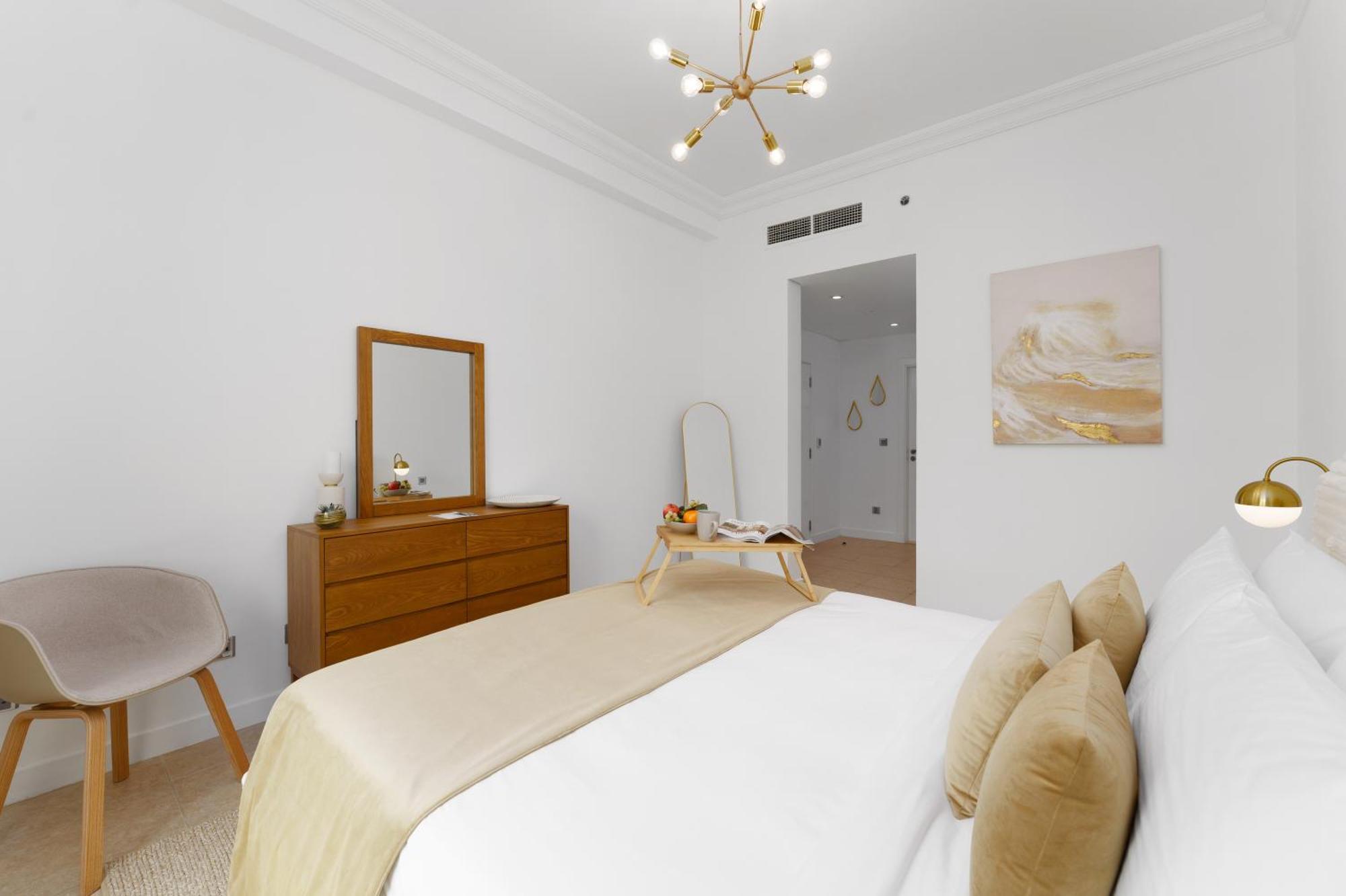Maison Privee - Elegant Coastal On Palm Jumeirah Apartment *
