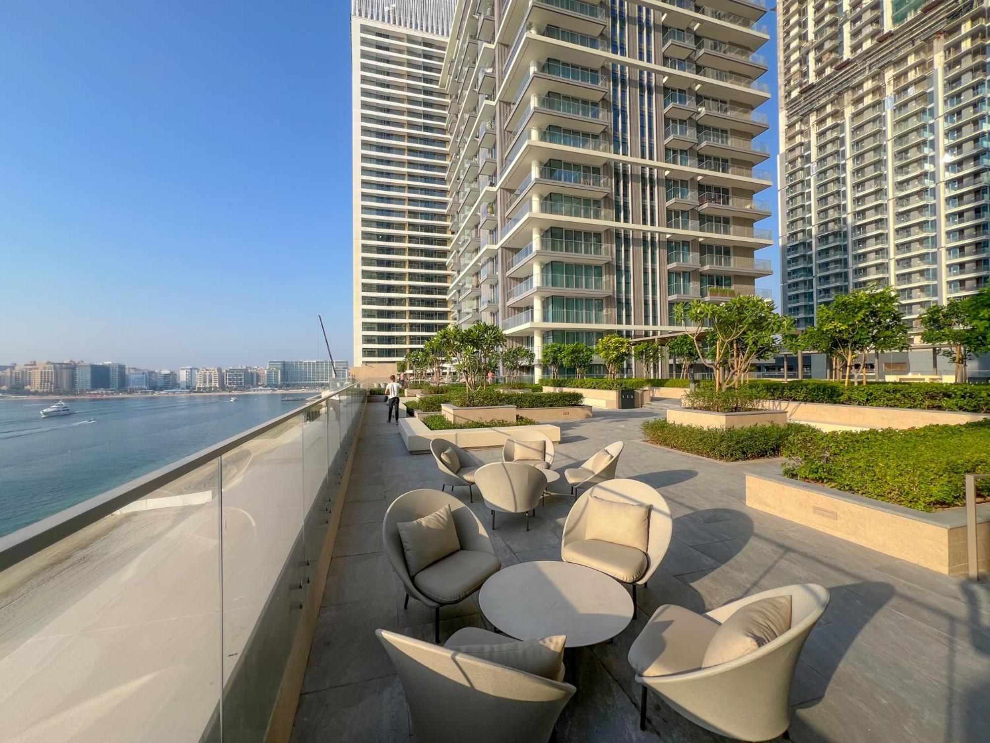 Beachfront Luxury - Stunning Views On The Palm & Marina - Private Beach Dubai