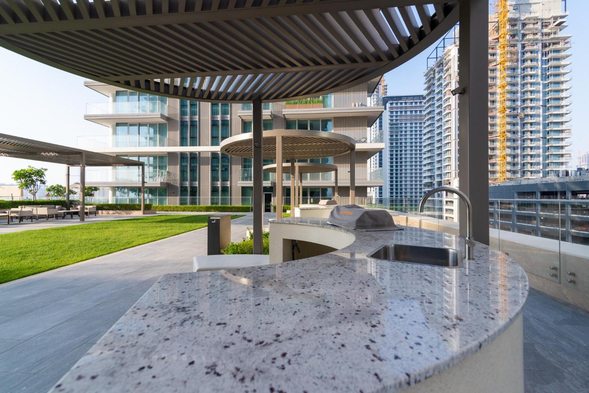 Beachfront Luxury - Stunning Views On The Palm & Marina - Private Beach *