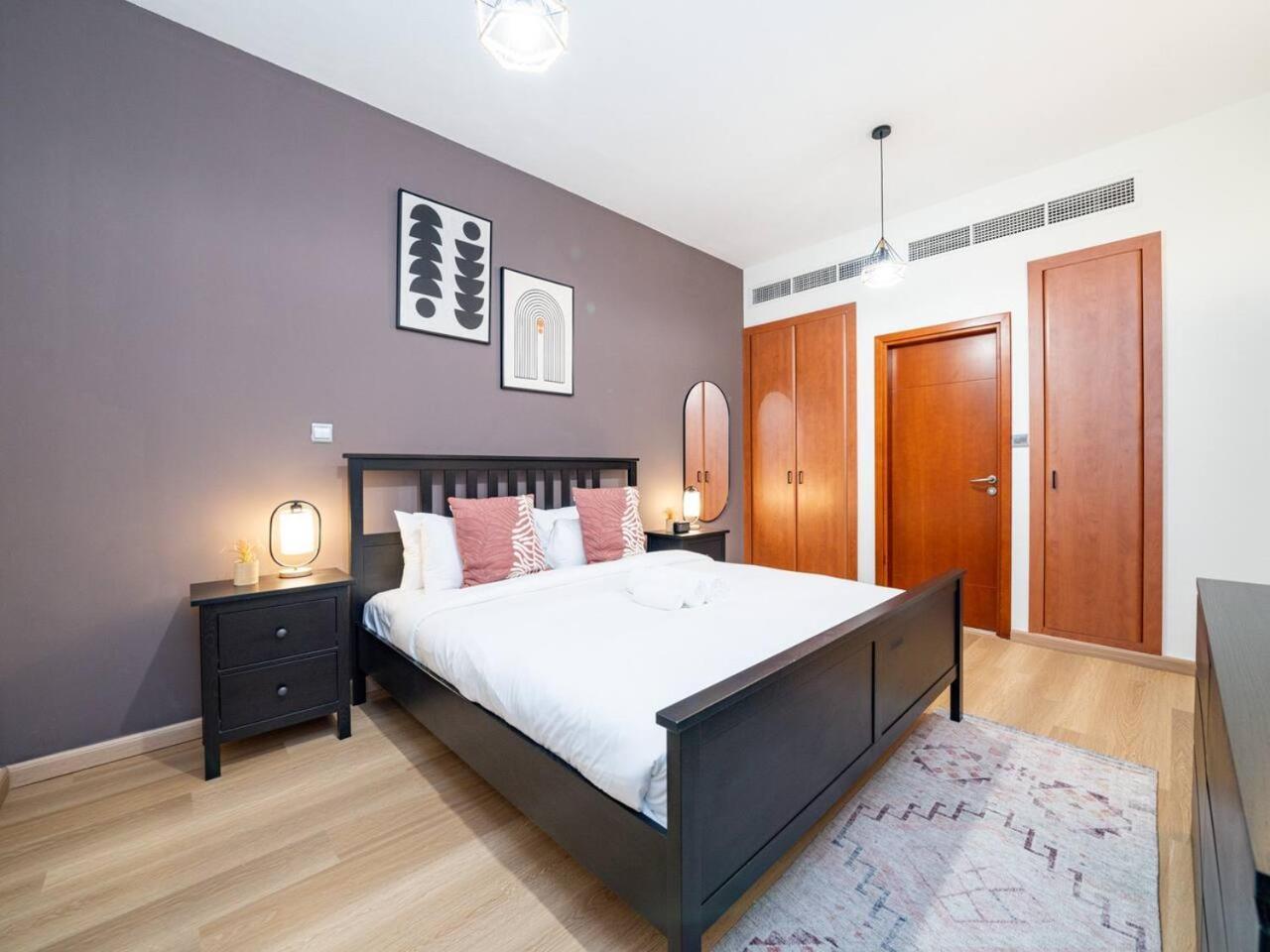 Stylish One Bedroom Sanctuary In The Greens Dubai
