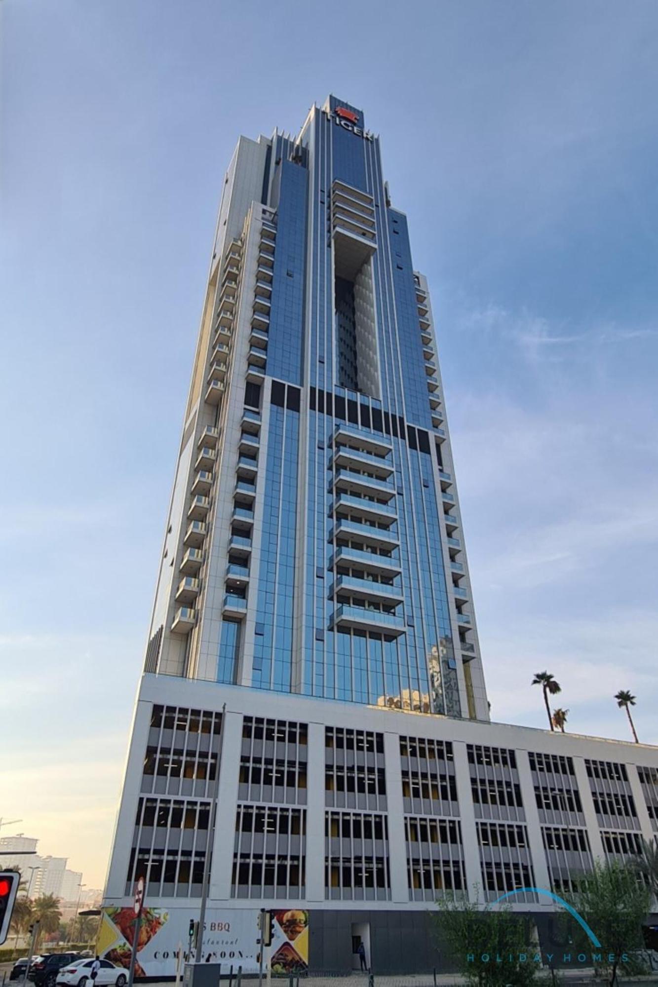 Majestic In Regina Tower, Jumeirah Village Circle By Deluxe Homes Daire