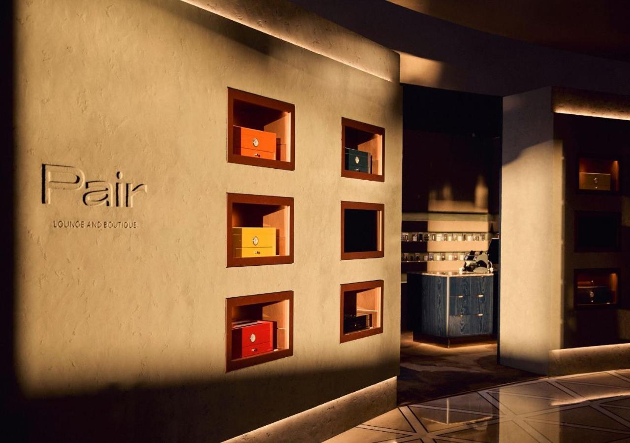 Jumeirah Emirates Towers Hotel 5*