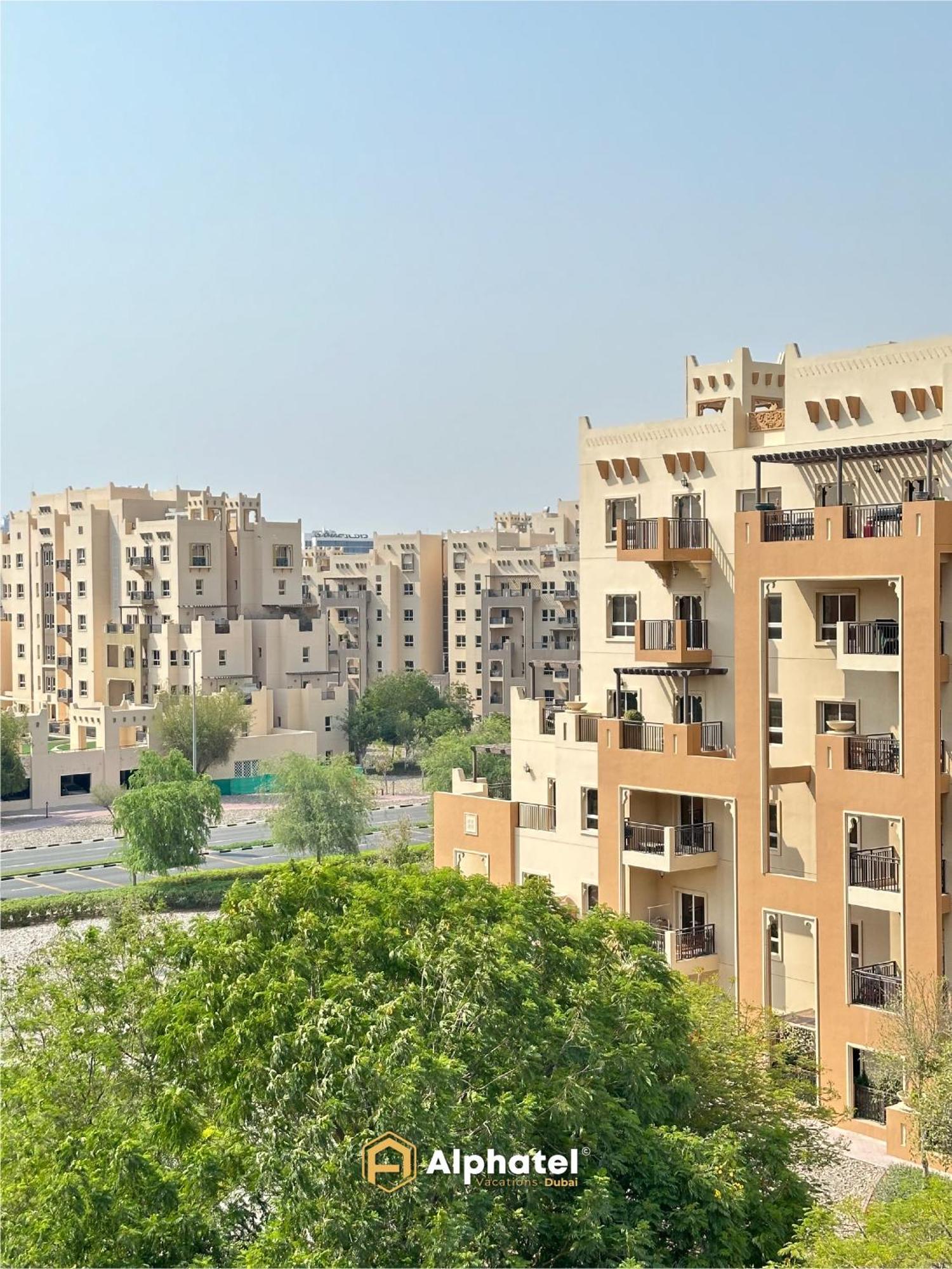 Daire 2-bedroom In Remraam Community - - By Alphatel Vacations