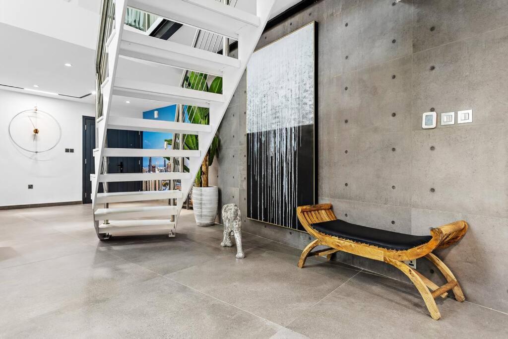 Sea View 3br With Access, Dining & Concierge Apartment *