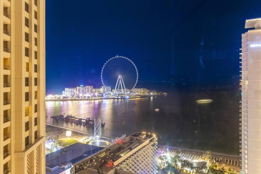 Sea View 3br With Access, Dining & Concierge Apartment Dubai