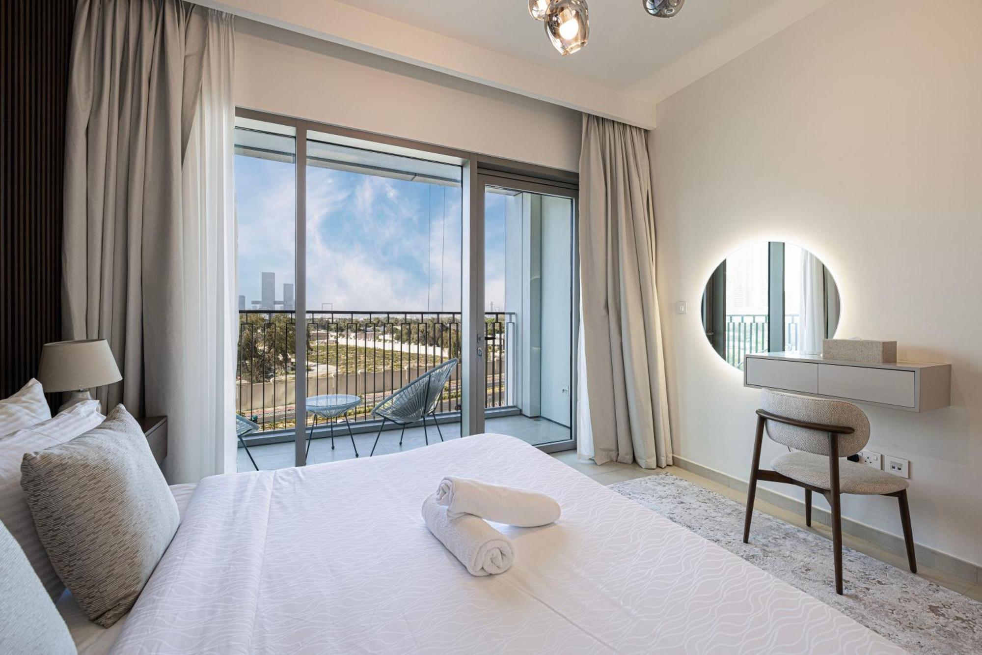 Magnificent - New 2br In Downtown Views Dubai