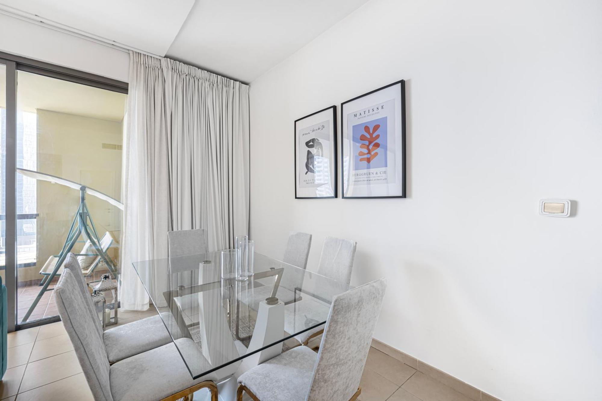 Seafront Newly Renovated 2br In Jbr Apartment *