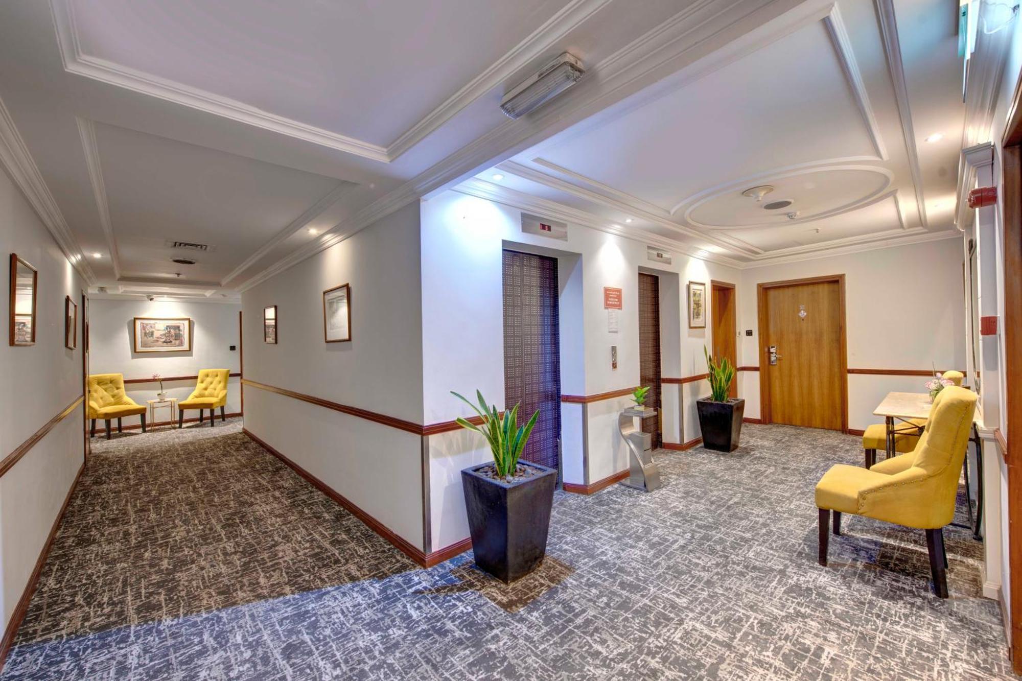 Hotel Lotus Grand