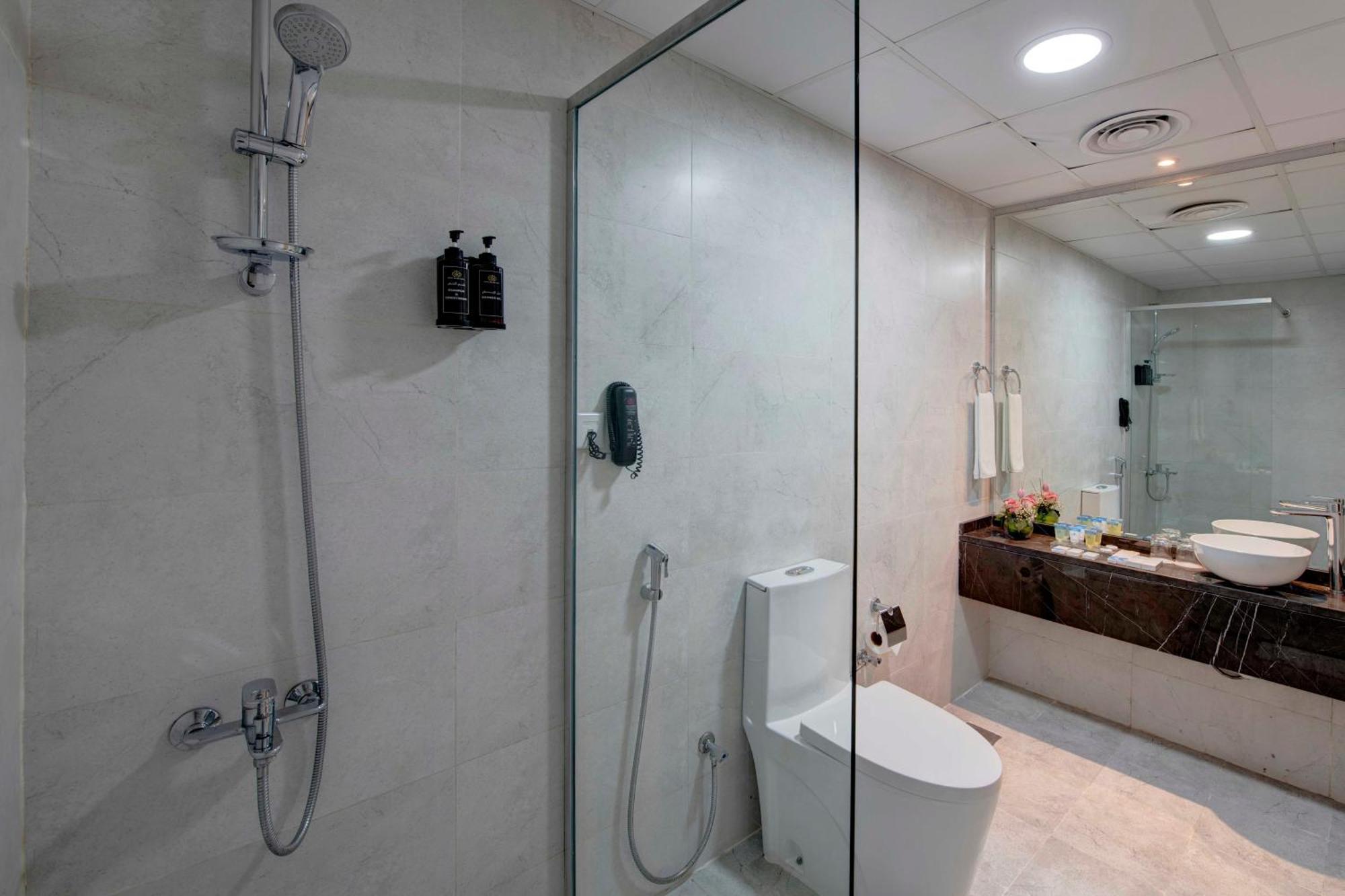 Lotus Grand Hotel 4*