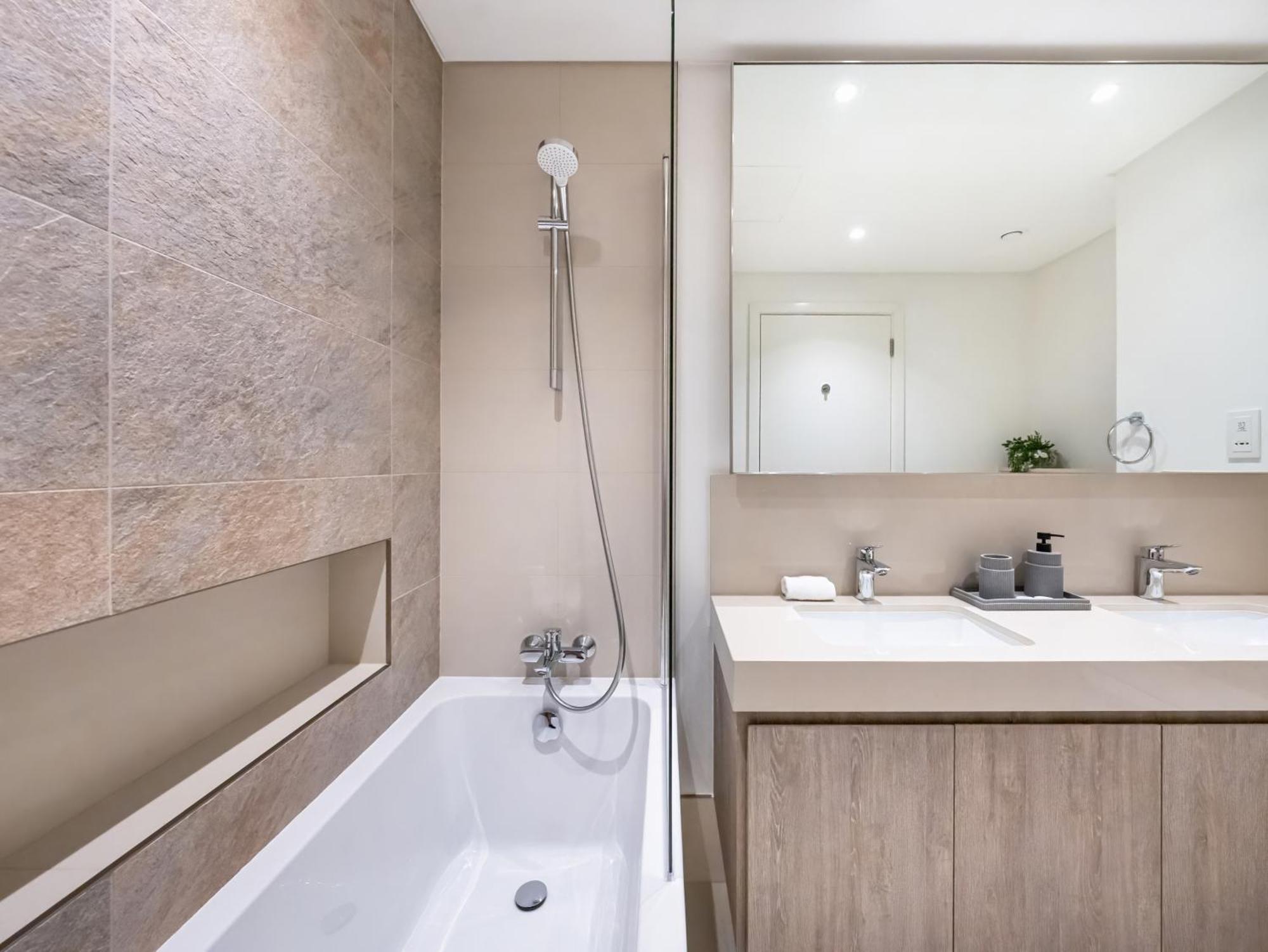 Luxury Family Friendly 5mn Walk To Mall Apartment *