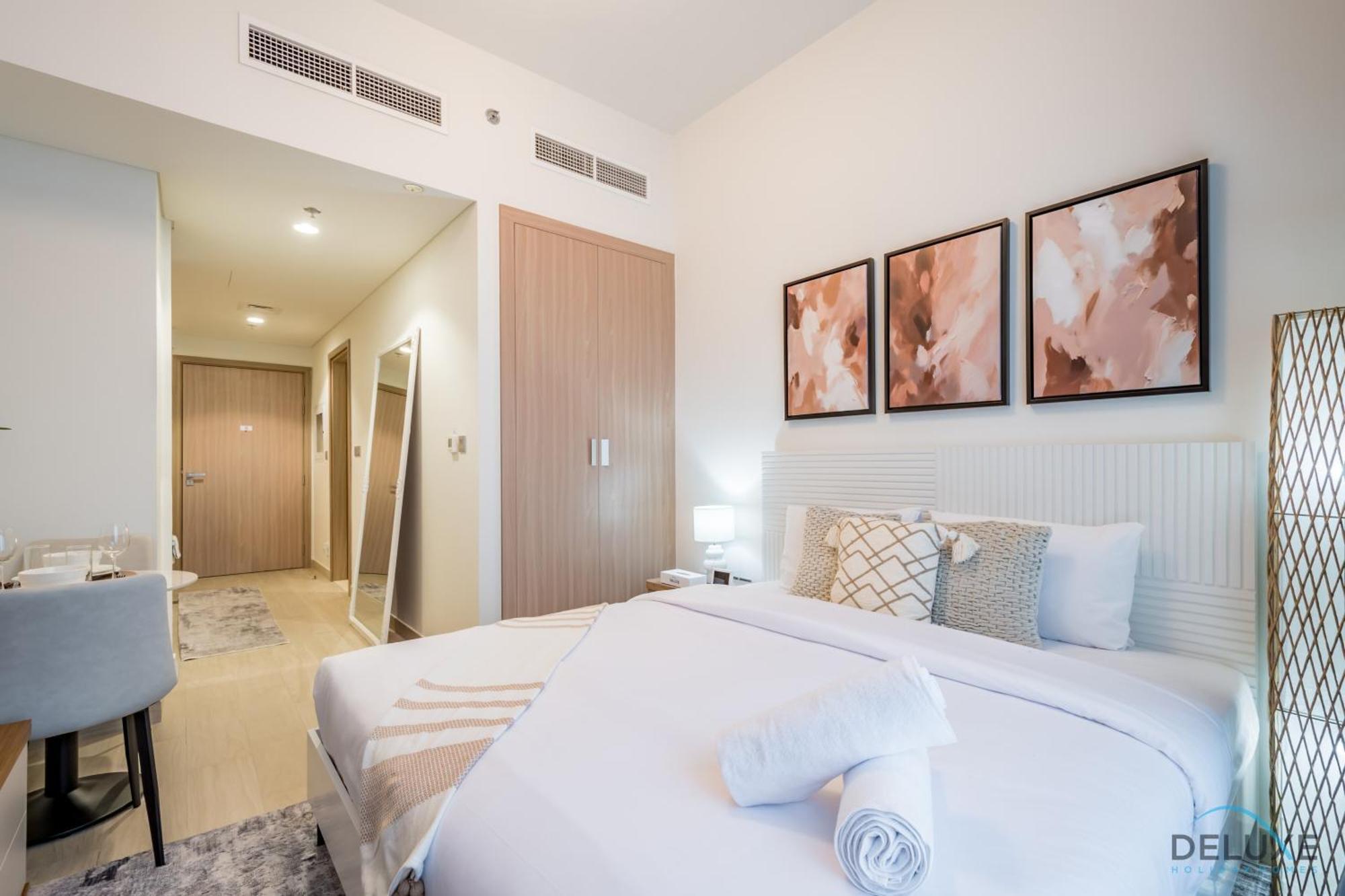Lovely At Azizi Riviera 41 In Al Merkadh By Deluxe Homes Apartment