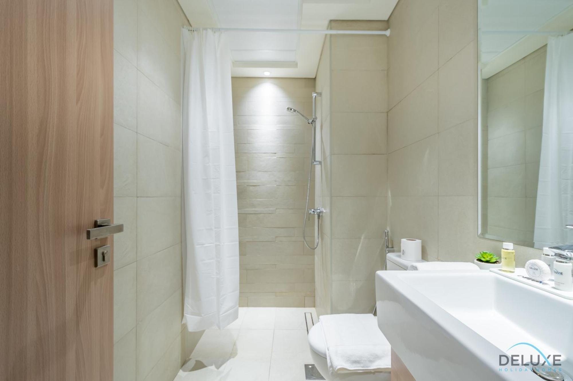 Lovely At Azizi Riviera 41 In Al Merkadh By Deluxe Homes Apartment *