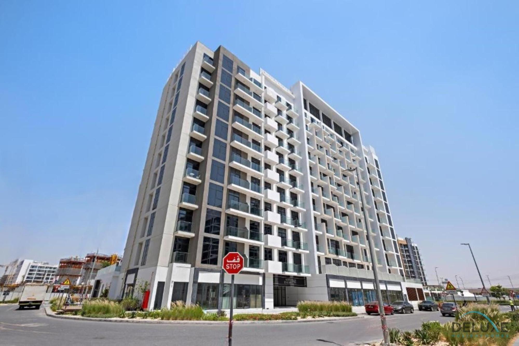 Apartment Lovely At Azizi Riviera 41 In Al Merkadh By Deluxe Homes
