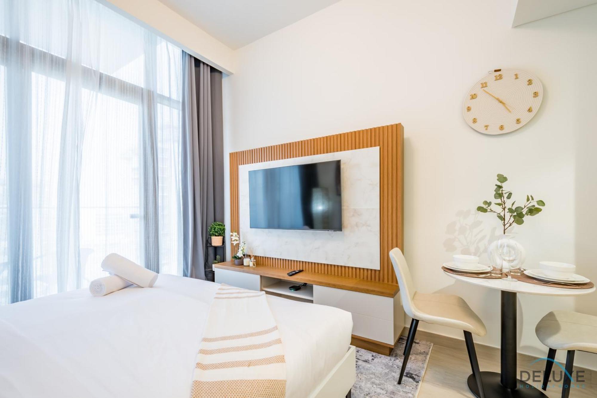 Apartment Lovely At Azizi Riviera 41 In Al Merkadh By Deluxe Homes *