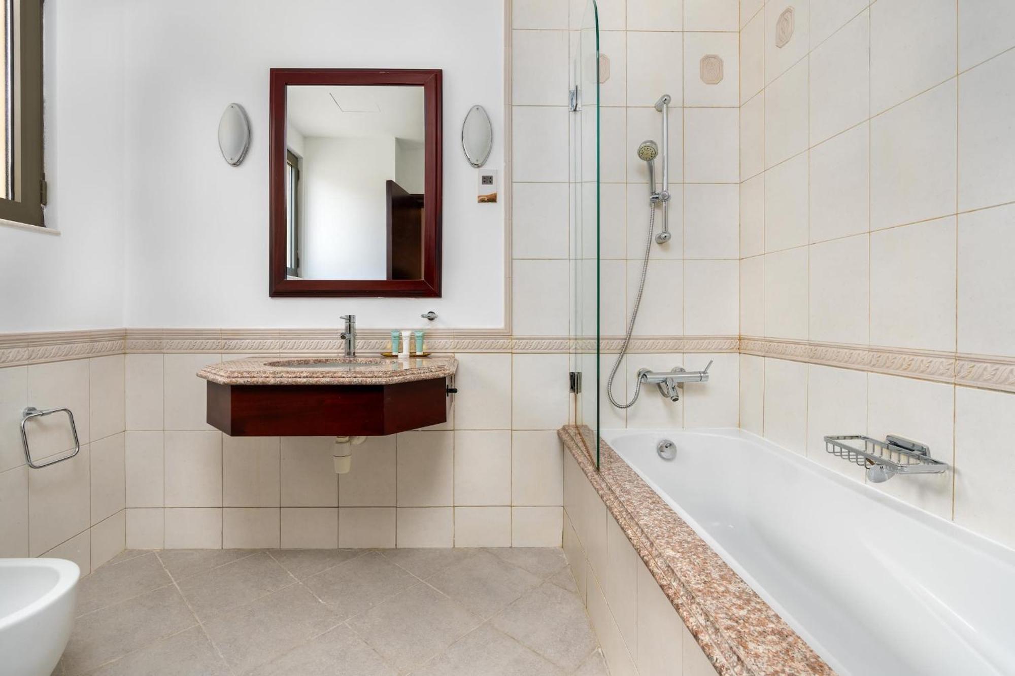 Palm Jumeirah - 4br - Private Beach - Cityapartmentstay *