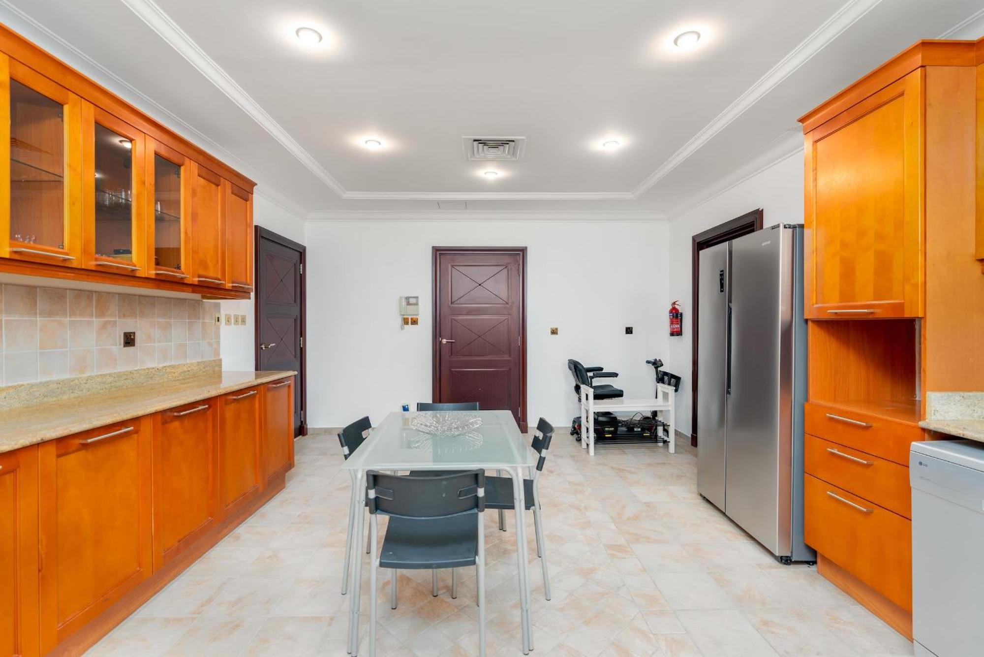 Palm Jumeirah - 4br - Private Beach - Cityapartmentstay * Dubai