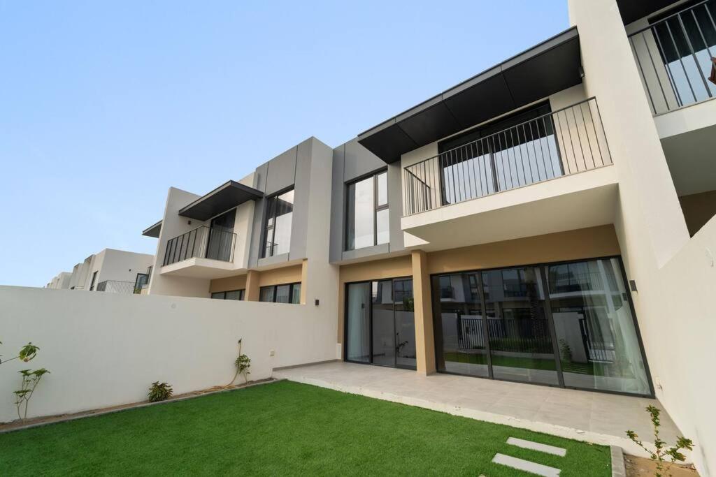 Villa Relaxing Staycation - With Community Pool *
