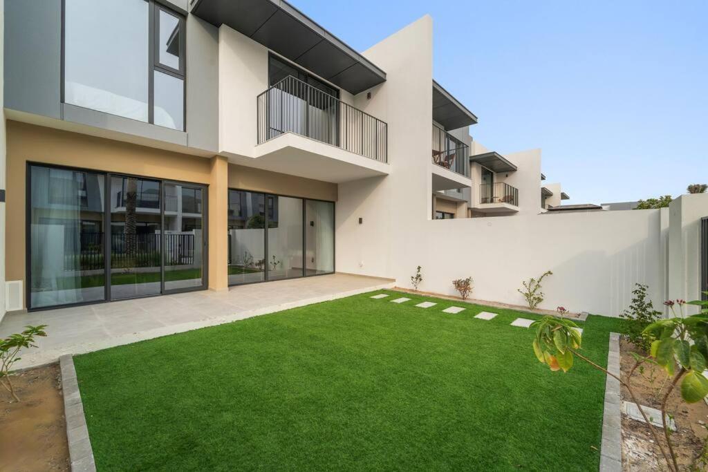 Villa Relaxing Staycation - With Community Pool