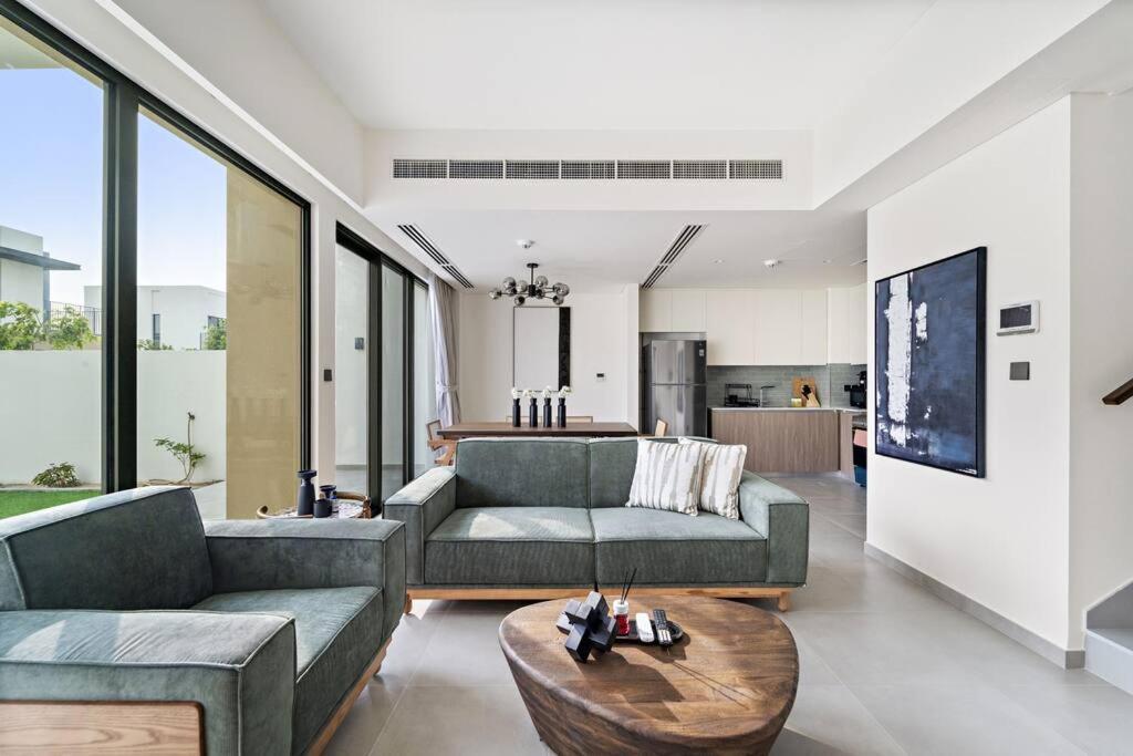 Relaxing Staycation - With Community Pool * Dubai