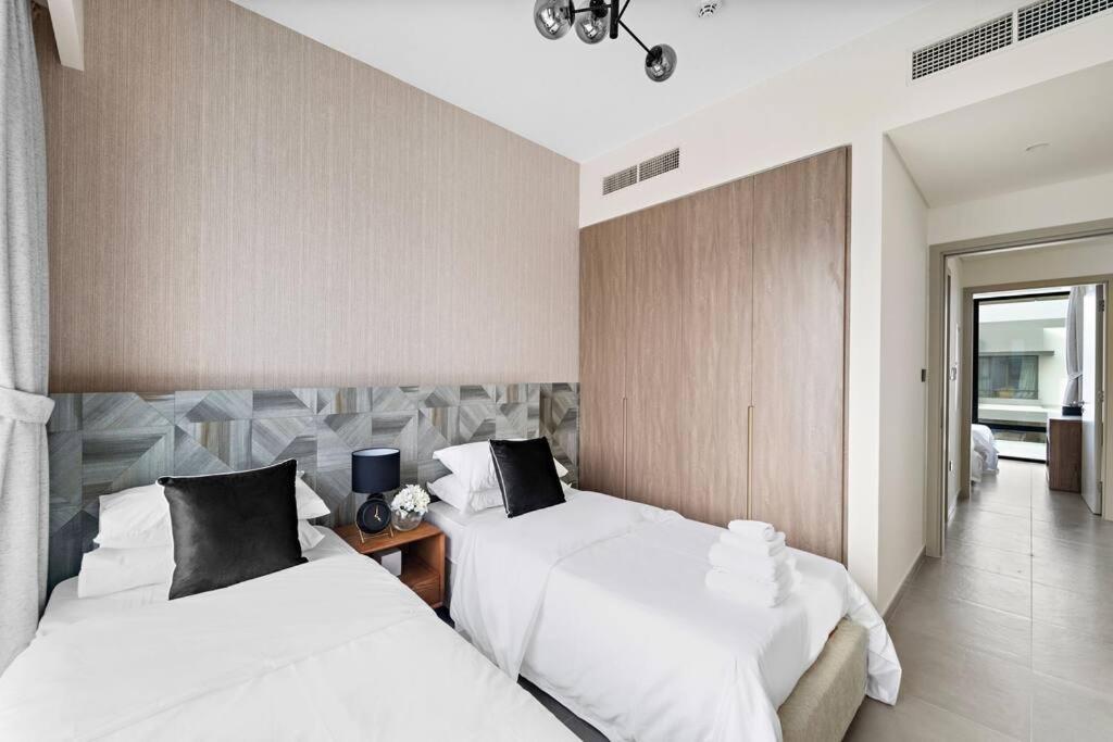 Relaxing Staycation - With Community Pool Villa Dubai