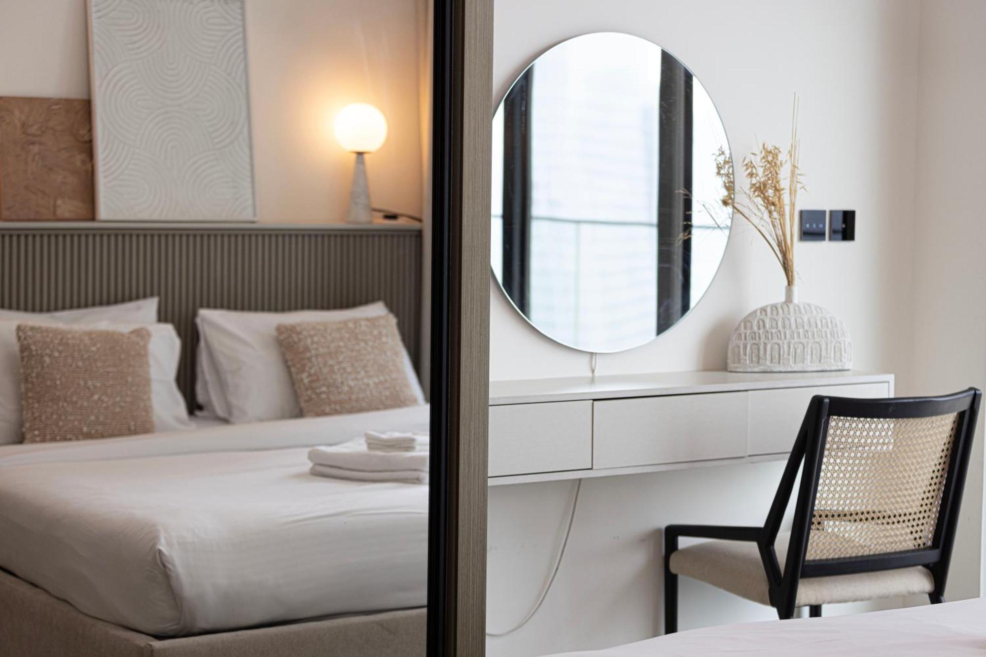 Binghatti Luxury - 5 Minutes From Burj Khalifa Apartment Dubai