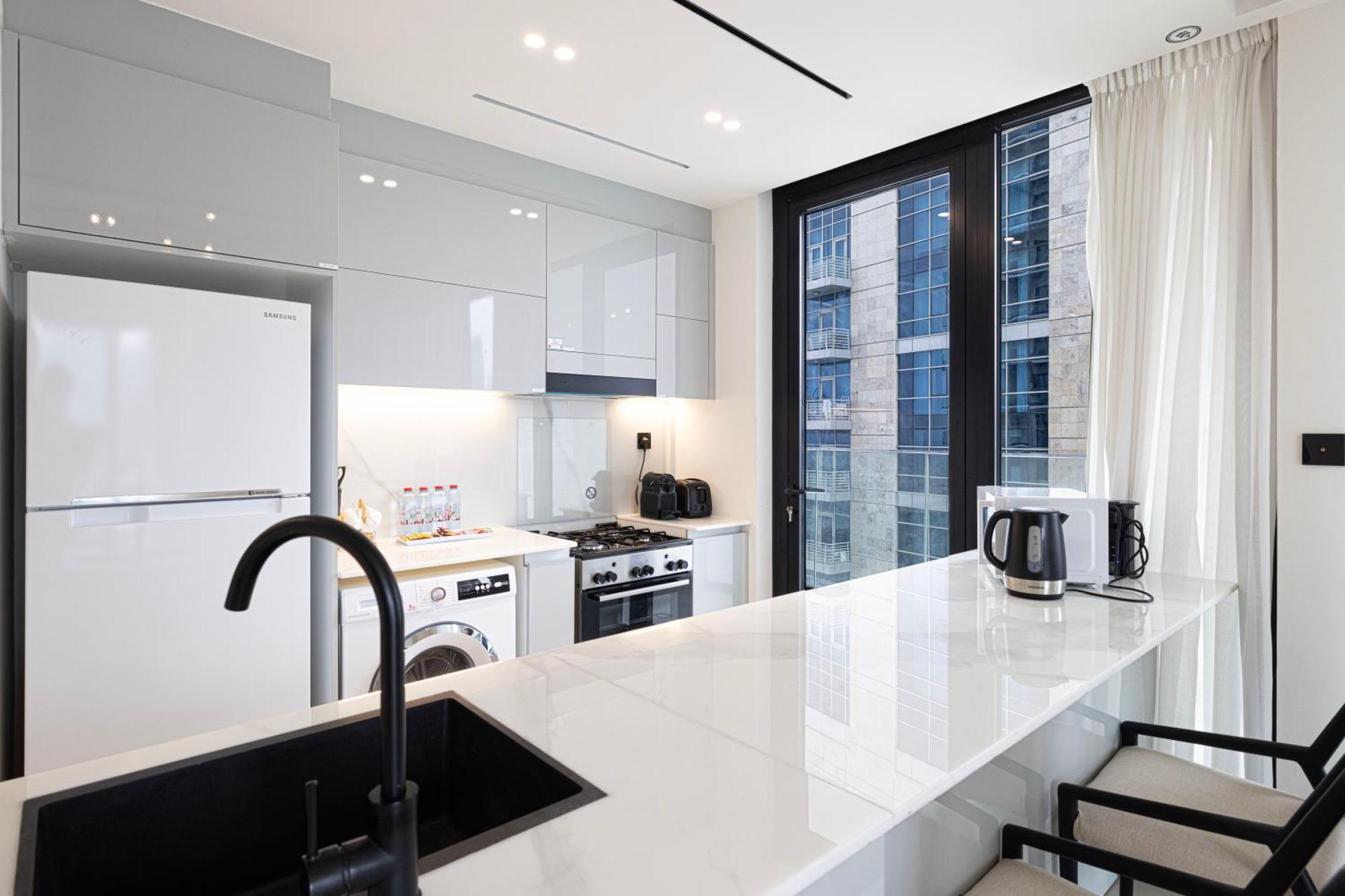 Binghatti Luxury - 5 Minutes From Burj Khalifa Apartment