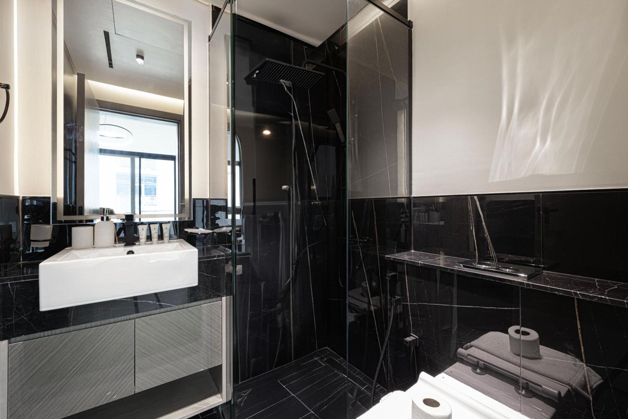 Binghatti Luxury - 5 Minutes From Burj Khalifa Apartment Dubai