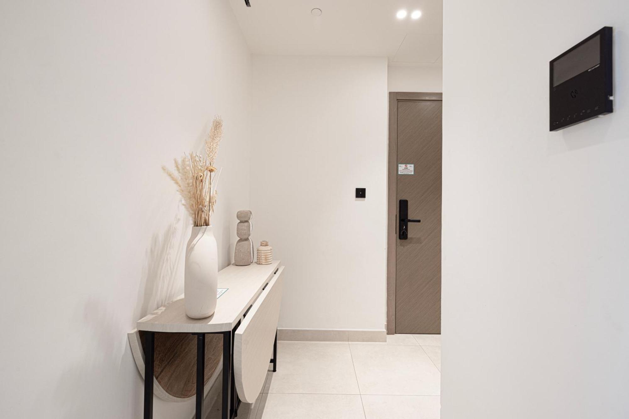 Binghatti Luxury - 5 Minutes From Burj Khalifa Apartment Dubai