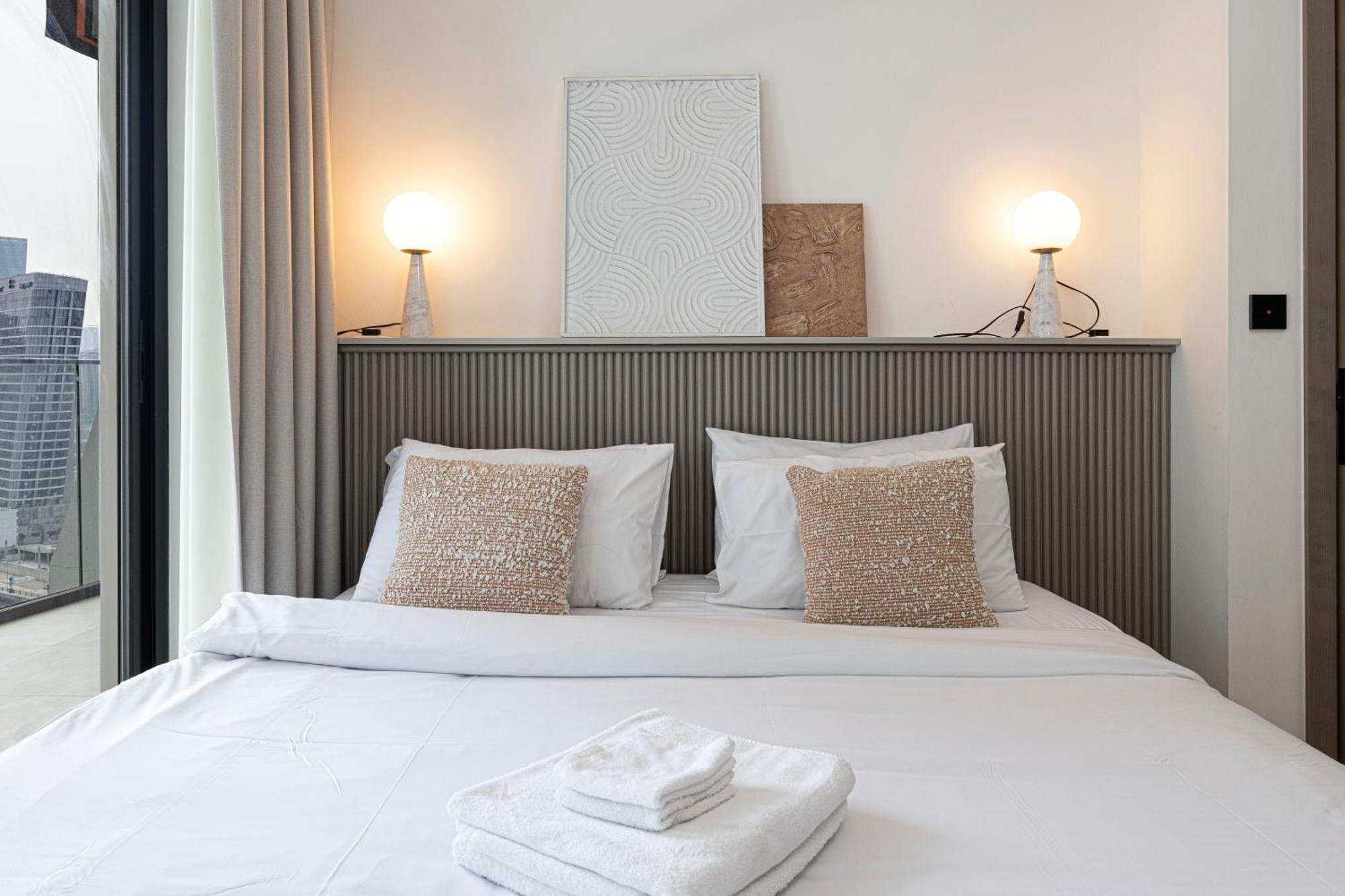 Binghatti Luxury - 5 Minutes From Burj Khalifa Apartment