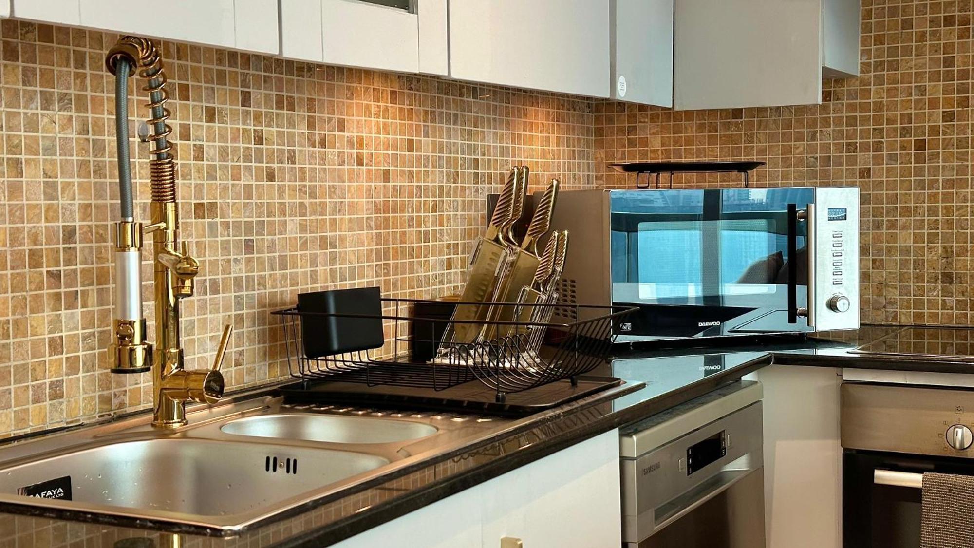 Apartment Luxury Large In The Heart Of Close To Mall And Burj Khalifa *