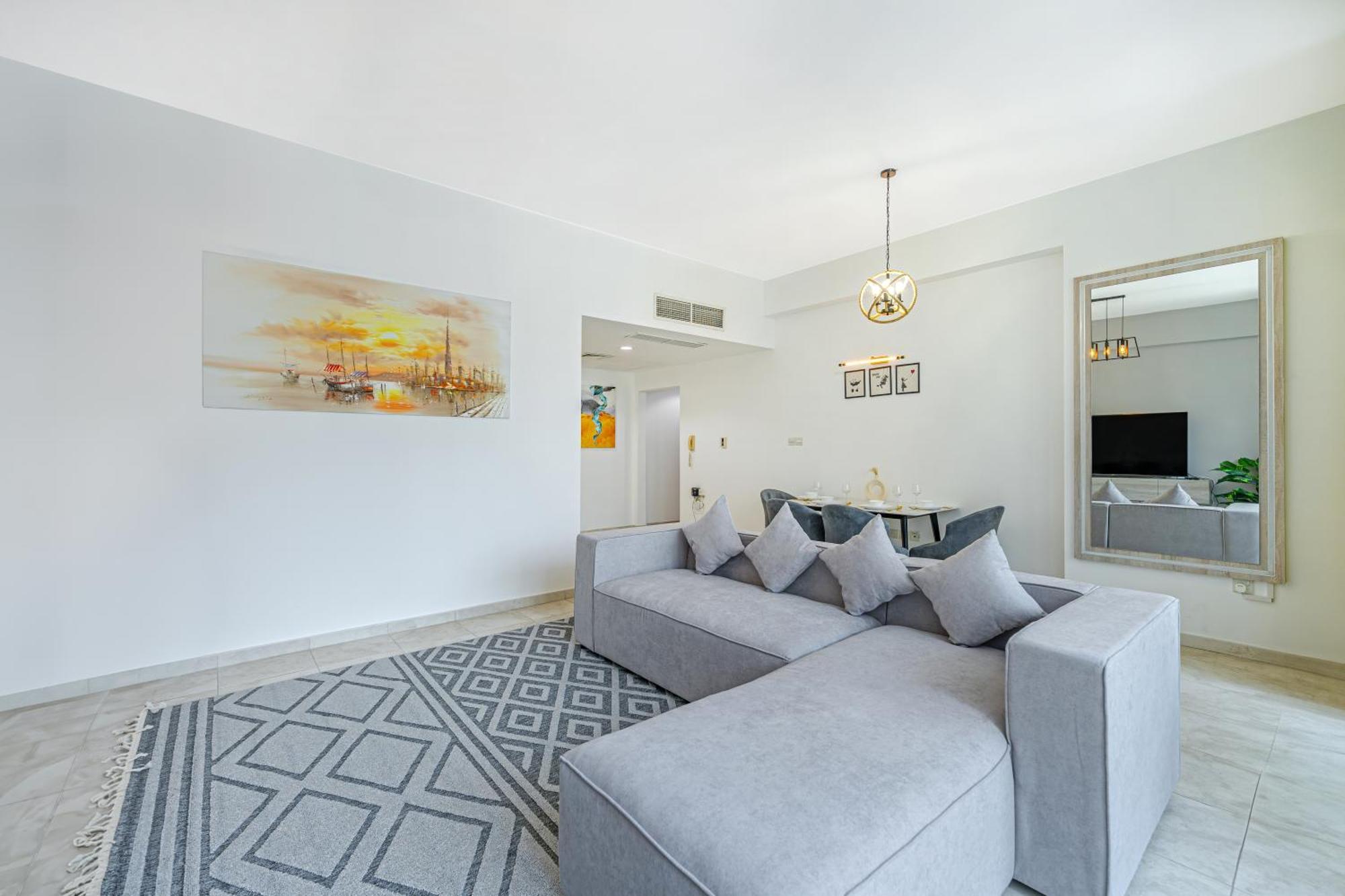 Apartment Savis Homes- Modern & Stylish Marina View *